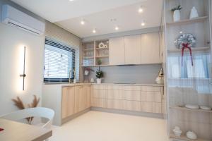 House Prestige White