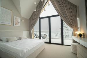 House Prestige White