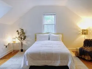 Lin Wood Retreat - Iselin