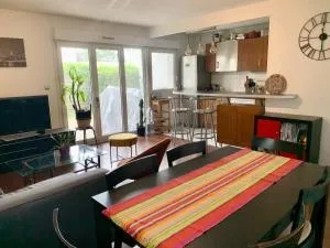 Appartement calme avec jardin - Le Taillan-Médoc