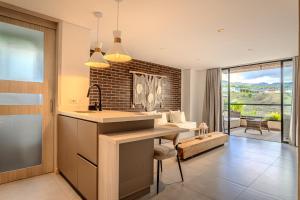 Villa reservoir view