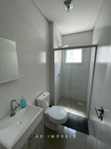 Apartamento à 100 metros da Praia Dos Ingleses