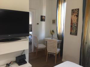 Angelo ai Musei Vaticani studio