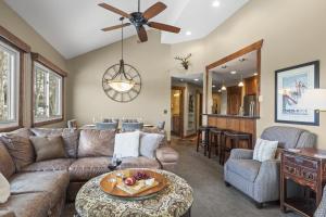 SNOW FLOWER 123 condo