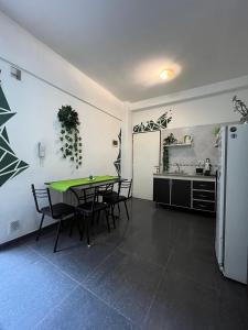 Depto en Villa Carlos Paz para 4 personas - Piscina y cochera