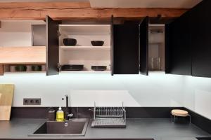 Modern & Central 2bdrm Apartment