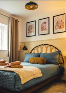 Charming, brand new townhouse near the sea