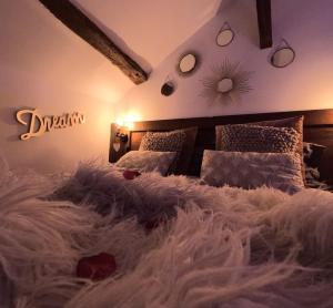 Nuit Romantique, Spa, Champagne, Cinéma, Flipper - Escapade Veyloise