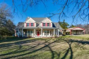 Serene 50-Acre Nature Retreat Near Melissa and Anna - Anna