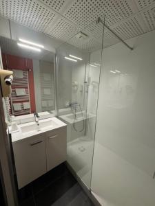 Hotels Hotel restaurant HENRY : photos des chambres
