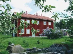 Allsta Gård Kretsloppshuset B&B - Ullanger