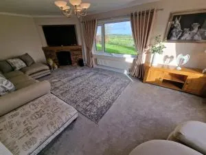 Seaside Escape at Ty Bugail - Holyhead - Llanfflewyn