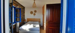 Cycladic House KRIOS with a Pool and 2min from the beach