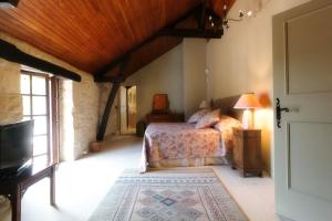 Maisons de vacances Huge Dordogne House, heated pool, 5 acres : photos des chambres