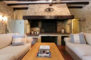 Maisons de vacances Huge Dordogne House, heated pool, 5 acres : photos des chambres