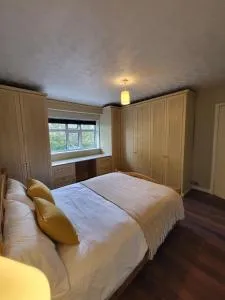 Tile Cross Entire Apartment - Near Airport, NEC & More - Kingshurst