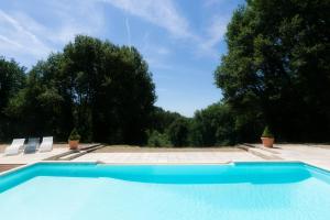 Maisons de vacances Huge Dordogne House, heated pool, 5 acres : photos des chambres