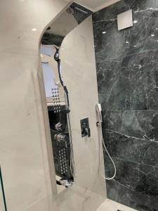 Bubble & Relax- Private Jacuzzi Near Acropolis- Fix Metro 180m