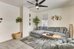 3 Mi to Downtown Youngstown Updated Apartment