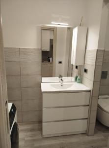 Appartamento Moderno, Comfort, Mare e Posizione Top