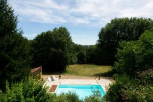 Maisons de vacances Huge Dordogne House, heated pool, 5 acres : Maison 4 Chambres