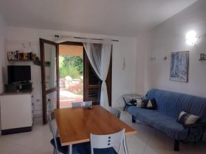 Casa Azul villa e piscina Costa Paradiso Sardegna