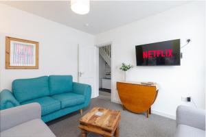 4BR with Private Parking