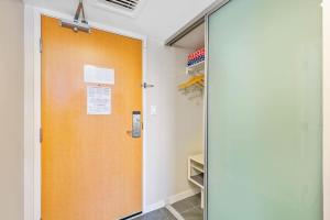 Ala Moana 2228 Studio Mountain View