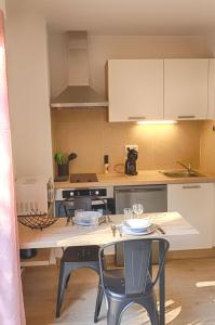 Appartements Beau studio Routes des Sanguinaires proche de la plage : photos des chambres
