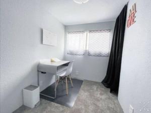 Nifty Trailer With Spacious Parking