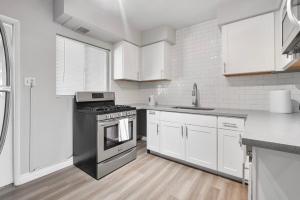 Modern 2B1B Hideaway in Old Town