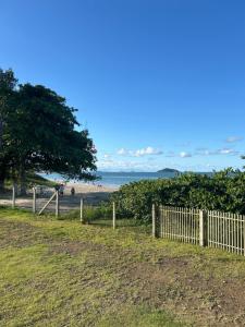 Apto pe na areia, frente ao mar, Armacao Penha