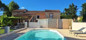 Maisons de vacances Complexe dans un grand Mas Provencal en campagne avec piscine privee : photos des chambres