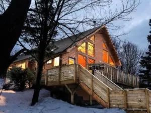 Relax at The Mountaintop Chalet - Markdale
