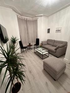 Millais Road 3 bedroom flat