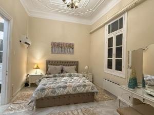 Neoclassical Royal Palace next to Acropolis