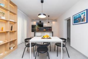 Apartment Bracholet