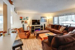 Riverside Retreat Cozy Fairbanks Home with View - Clear Creek Park