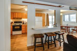 Riverside Retreat Cozy Fairbanks Home with View