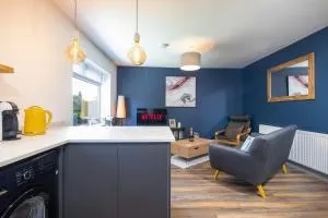 2BR Flat, Free Parking, WiFi, Smart TV - Stivichall