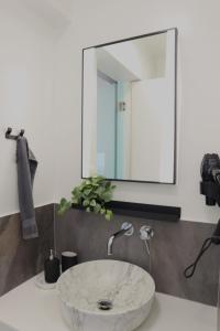 Apartment I9