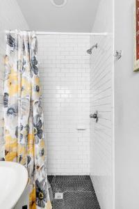 Tranquil Escape in Church Hill Near Libby Park