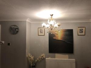 3BR Furnished Property in Slough Fully Furnished Independent House