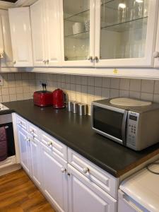 3BR Furnished Property in Slough Fully Furnished Independent House