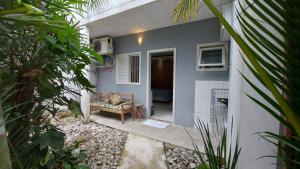 KITNET 02 com ar cond, à 3 min da praia