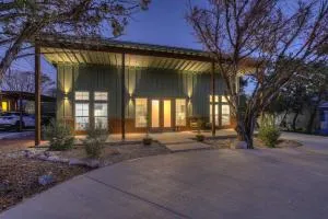 Serene Guadalupe River Getaway-River Access! - Spring Branch