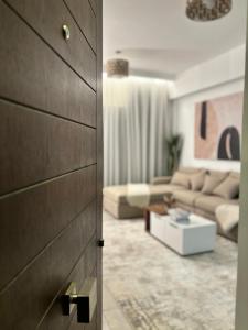 2BR Modern & Comfy Apartment in luxury neighbourhood