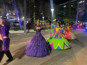 Excelentes vistas a las piscinas y al mar
