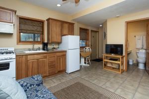Two-Bedroom Suite room in Bridge Inn