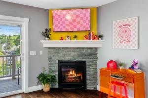 Walnut, 3BR Townhom Near Downtown, Beach and Wineries